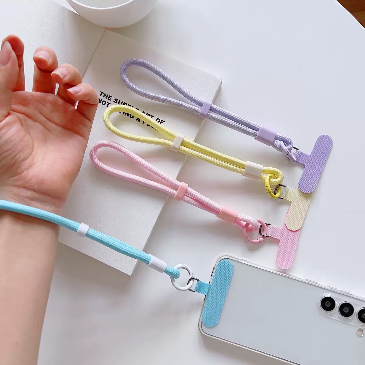 Modern Candy Colored Cellphone - đánh giá và giá Phone Accessories Keychain
